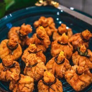 බැදුම් සහ සම්බෝල (Fried Food & Sambols)
